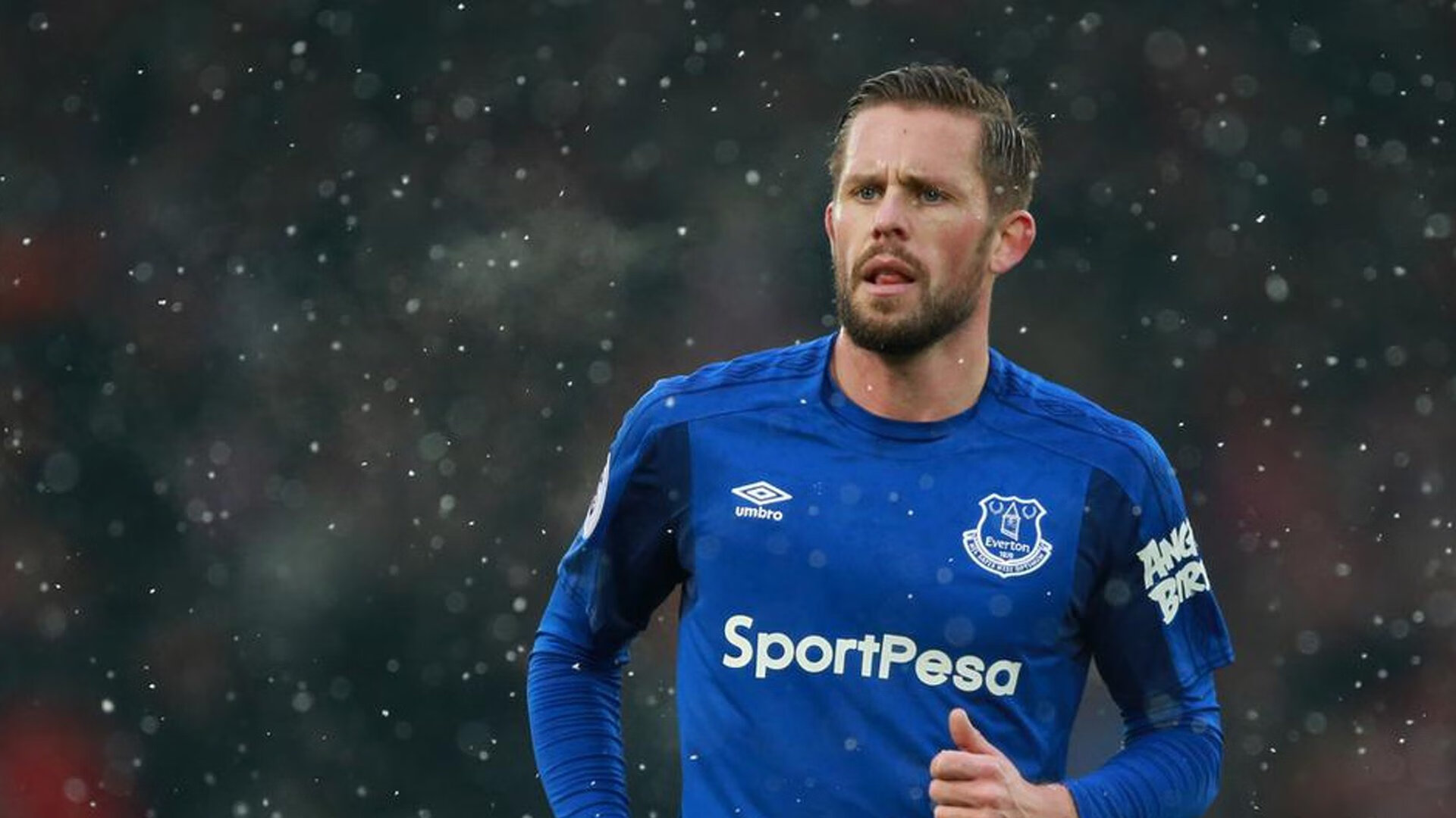 奥斯梅恩的证明，当篮球场响起那不勒斯的战歌